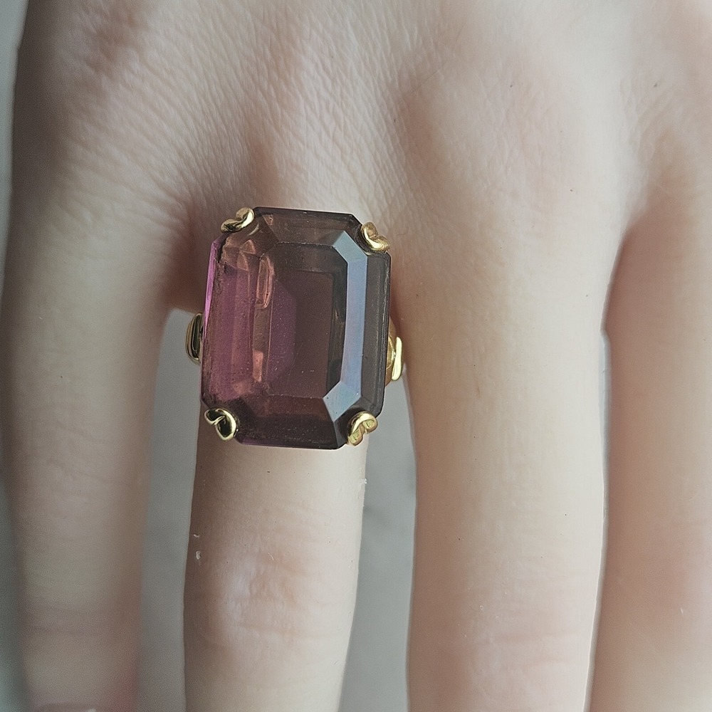 AVON Vintage 70"s Gold Tone Faux Amethyst Art Deco Chunky Cocktail Ring Sz 5.75 - Picture 2 of 7